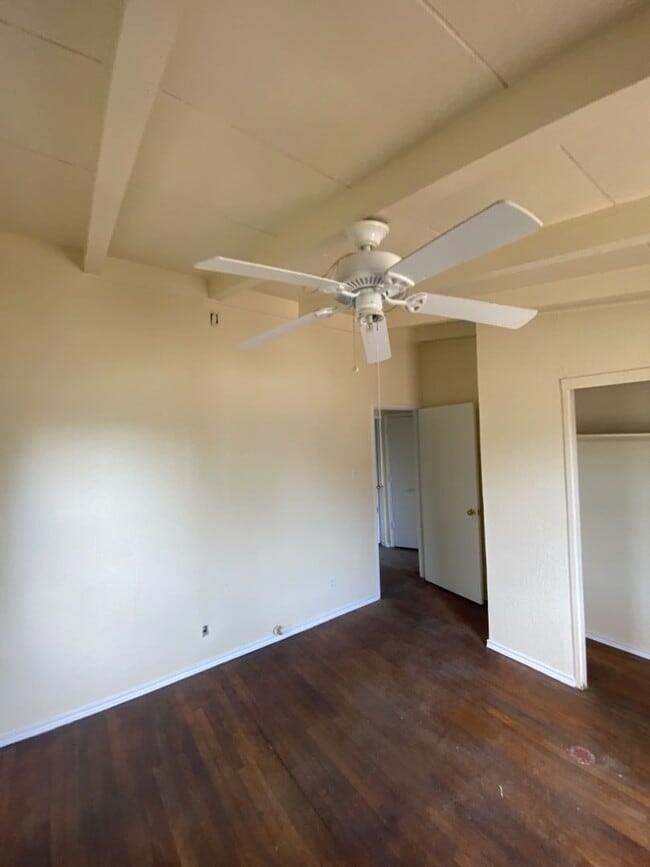 Building Photo - 2 Bed/ 1.5 Bath with a bonus area in Kille...