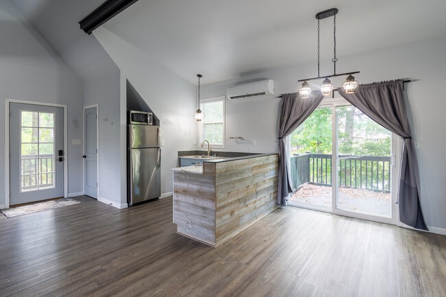 Building Photo - 202 Lagoon Dr