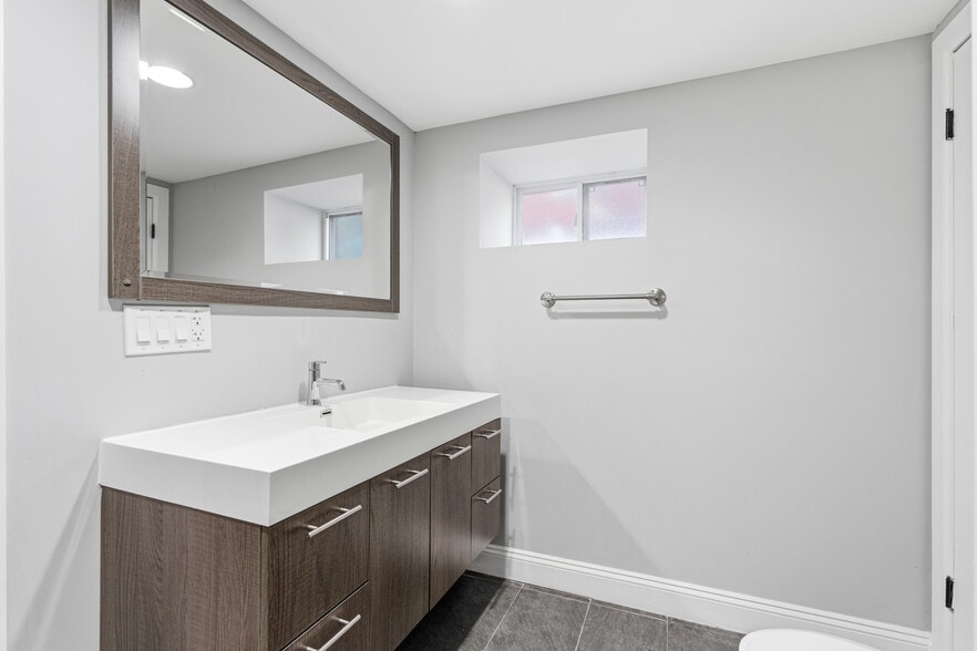 Building Photo - 54 Lawton Ave