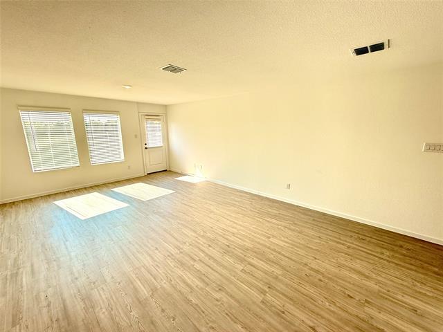 Building Photo - 6216 Sanderling St