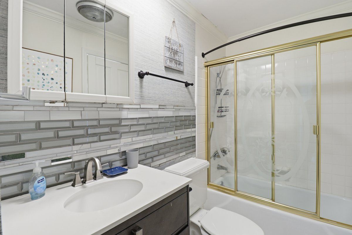 Building Photo - 6400 Pacific Ave