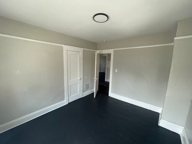 Building Photo - SECTION 8 AND EDEN ACCEPTED!! Stunning 4-Bedroom Home Available Now!