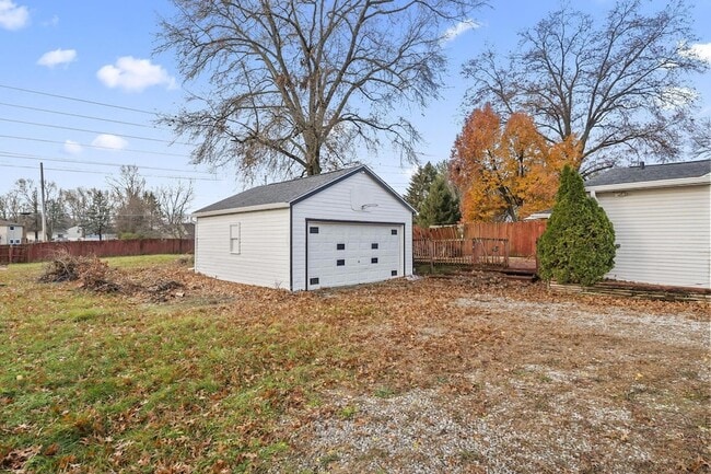 Building Photo - 2709 Kilbourne Ave