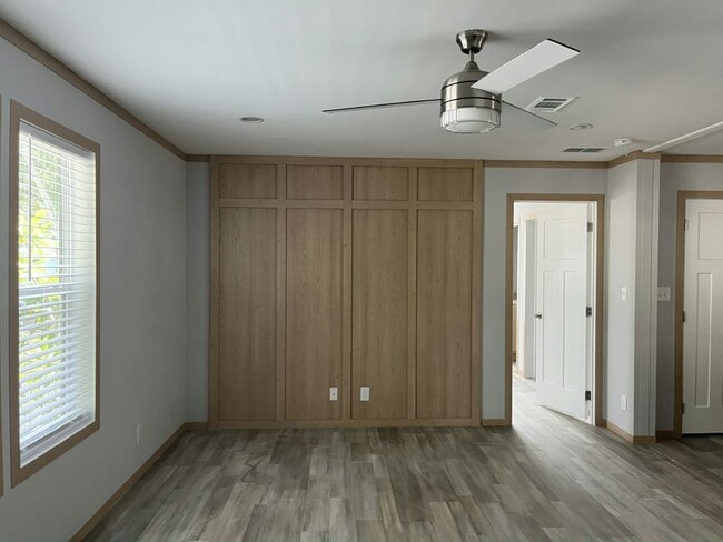 Building Photo - 15777 Bolesta Rd