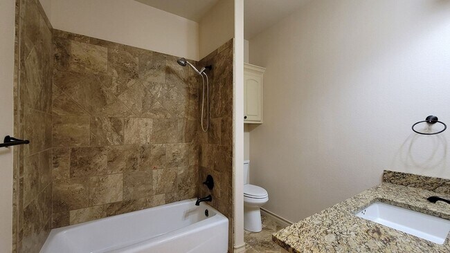 Building Photo - SPACIOUS 3/2/2 HOME CLOSE TO THE MEDICAL DISTRICT AND TEXAS TECH