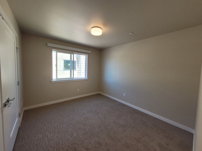 Building Photo - Beautiful Home in North Bellingham