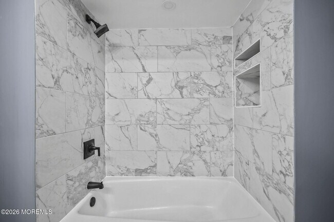 Building Photo - 143 Center Ave