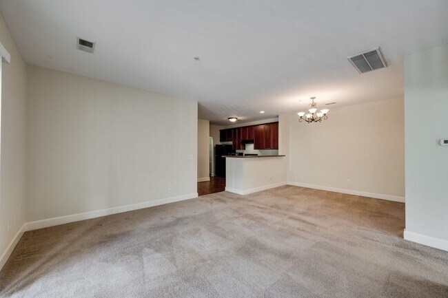 Building Photo - 2-Bed/2-Bath condo in Lenox Village.