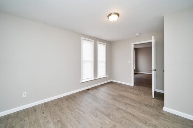 Building Photo - Beautifully Renovated 4BR/2.5BA with Large Yard in Graysville