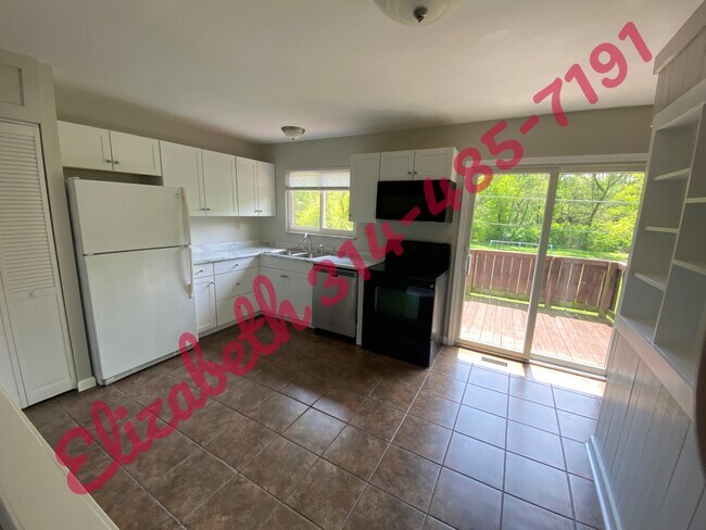 Building Photo - 3037 Lyme St