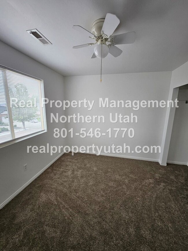 Building Photo - 3 Bedroom Home in Clearfield Available