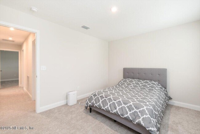 Building Photo - 239 Meadow Creek Dr