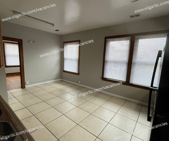 Building Photo - 461 Hayes St