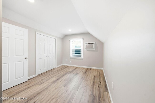 Building Photo - 535 Harris Pl