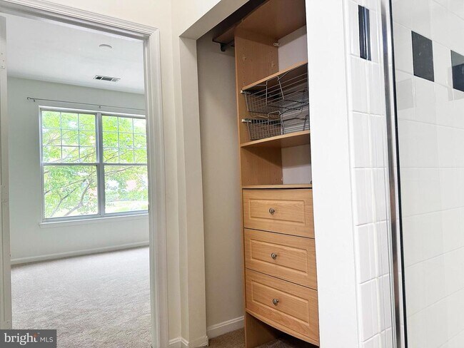 Building Photo - 11305 Aristotle Dr