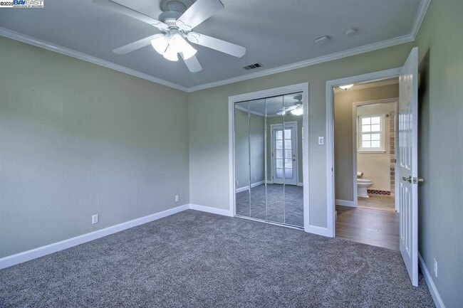 Building Photo - 623 Pineview Dr