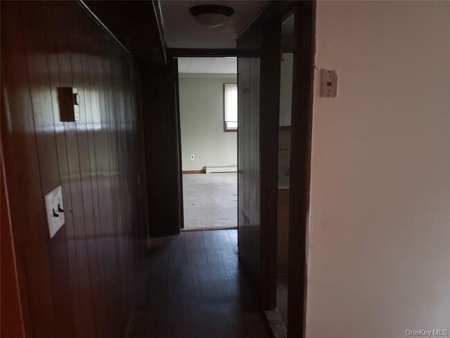 Building Photo - 8 Beech Pl