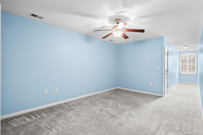 Building Photo - 156 Parmelee Dr