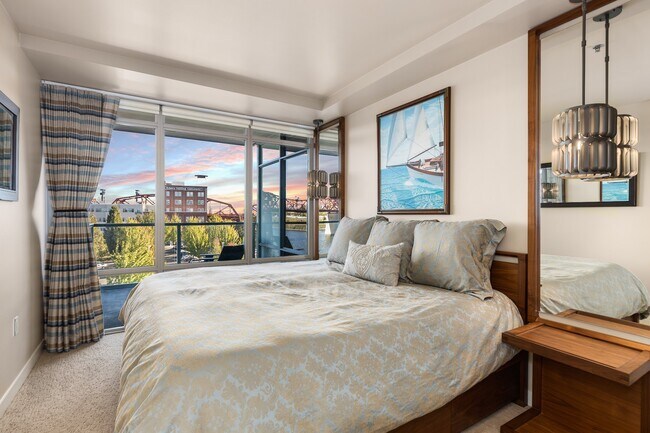 Building Photo - 1260 NW Naito Pky