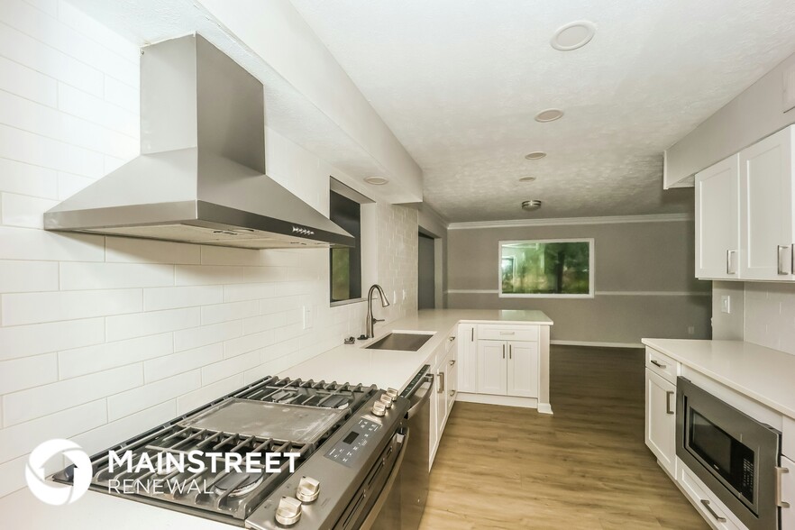 Building Photo - 4433 Woodbank Ln