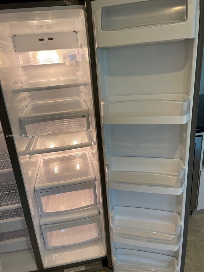 Building Photo - 76 Isle of Venice Dr