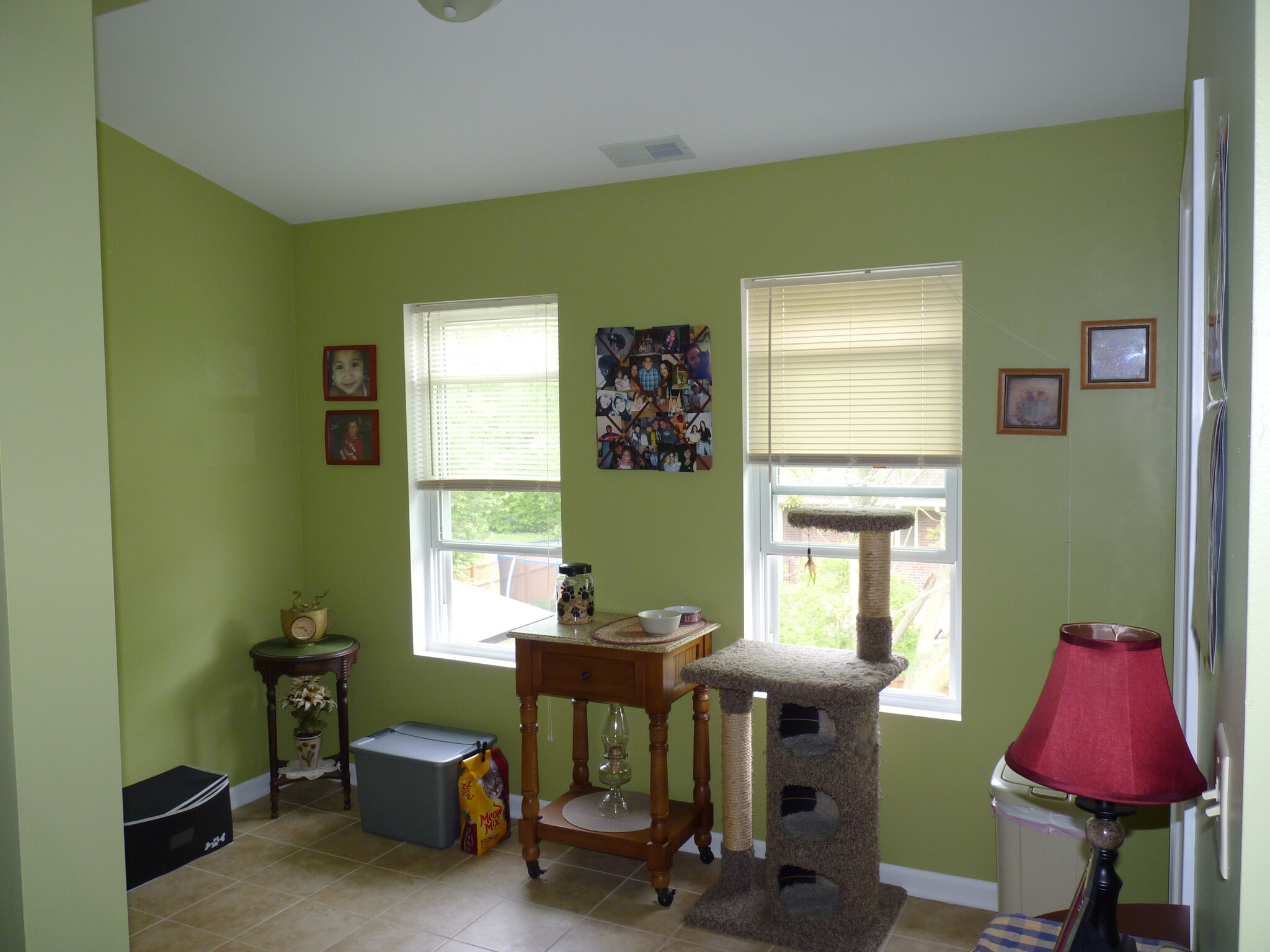 Breakfast Nook - 1236 S Washington St