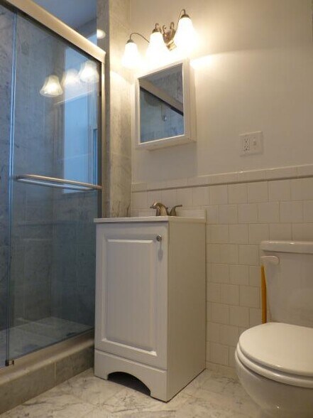 Building Photo - 191 Park Dr