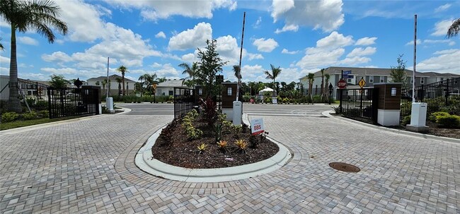 Building Photo - 15060 Cuzcorro Ct
