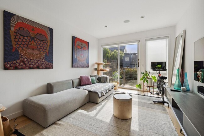Building Photo - OPEN HOUSE: Saturday (6/20) 4:30pm-5:00pm. Stunning 3-Level Single Family Home with Modern Touche...
