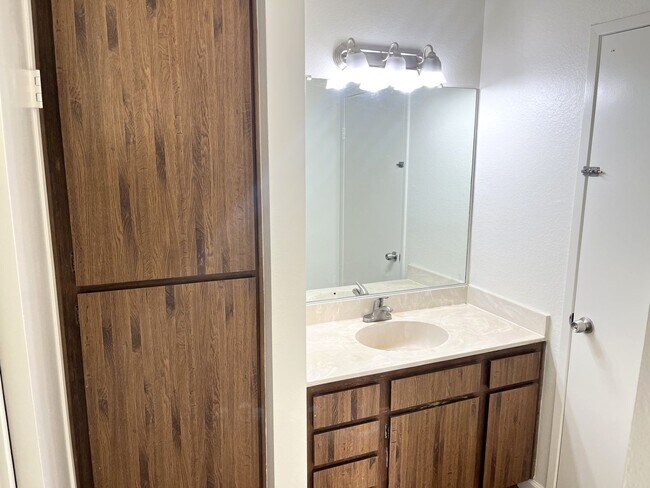 Building Photo - Mission Valley- Centrally Located Condo with AC, Private Patio and Parking.