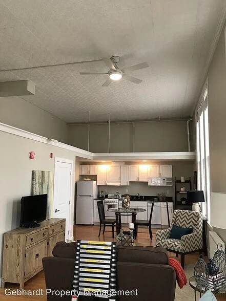 Building Photo - 3 Pleasant Ave