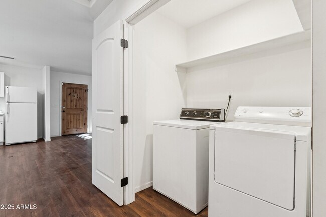 Building Photo - 11407 E Bellflower Ct