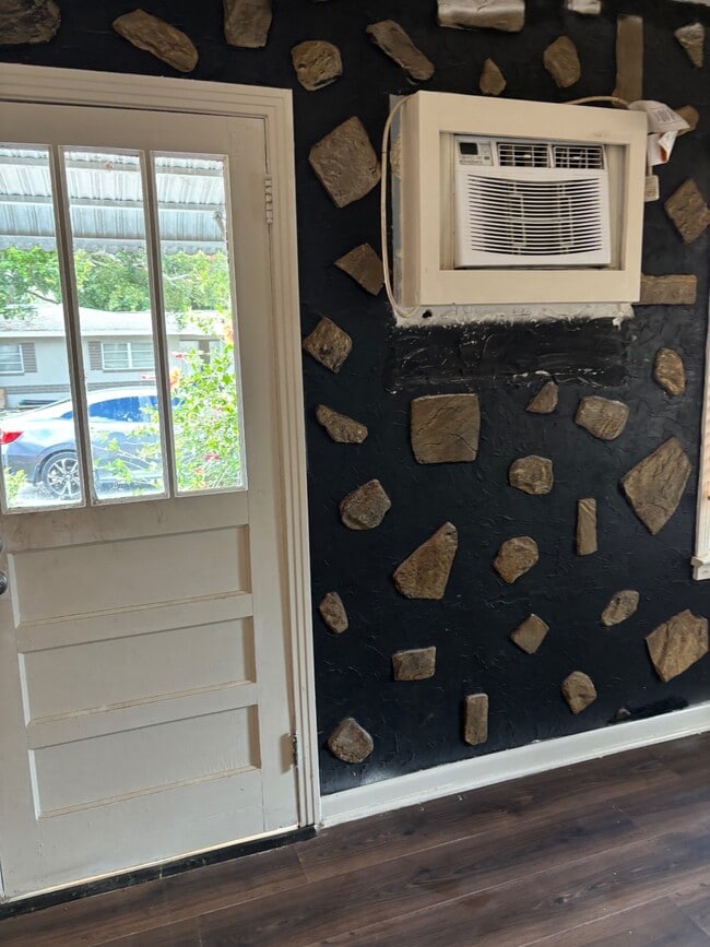 Building Photo - 5731 Mitchell Ct