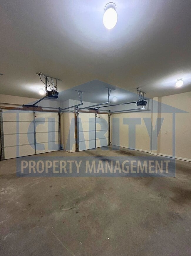 Building Photo - Beautiful 3-bedroom home!