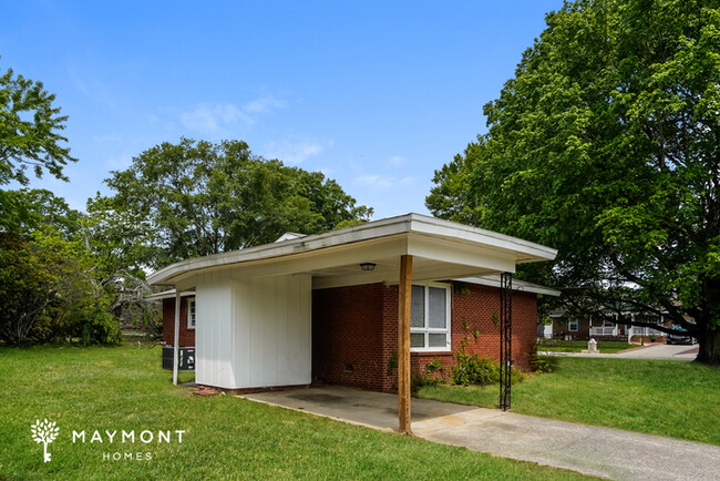 Building Photo - Inviting 3-Bedroom Home