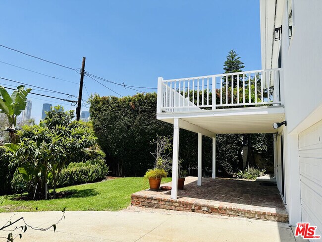 Building Photo - 1125 Daniels Dr