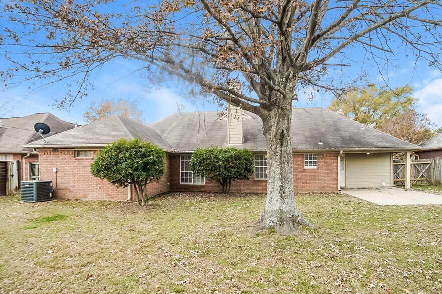 Building Photo - 5618 Heather View Dr