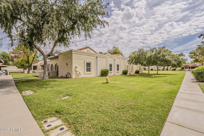 Building Photo - 5136 E Evergreen St