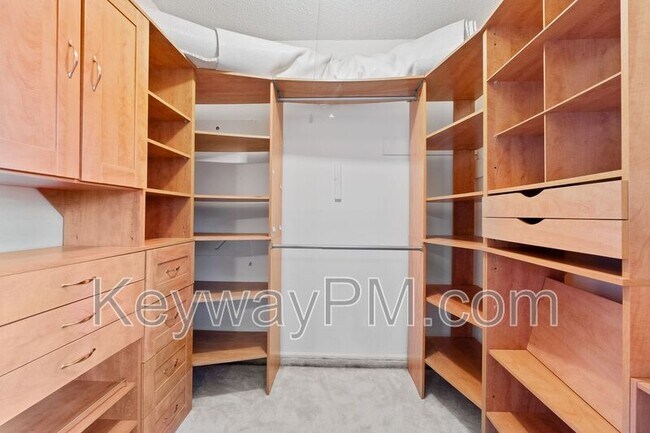 Building Photo - 511 Adams Mill Ln