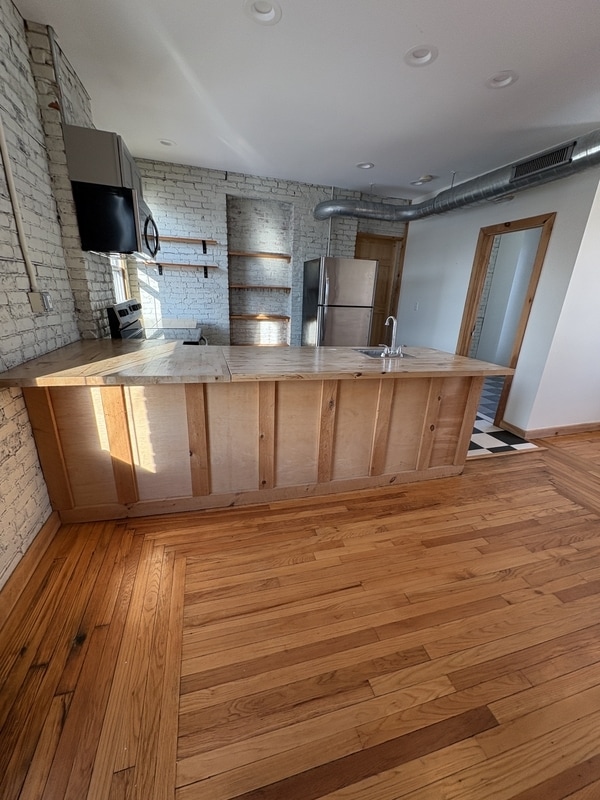 Building Photo - 3 102nd St