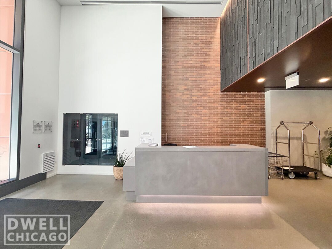 Building Photo - 1111 W Lake St