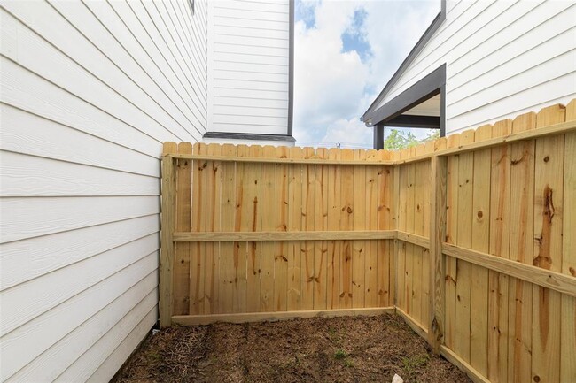 Building Photo - 3109 Shelby Cir