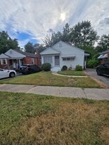 Building Photo - 9849 Green Valley Dr