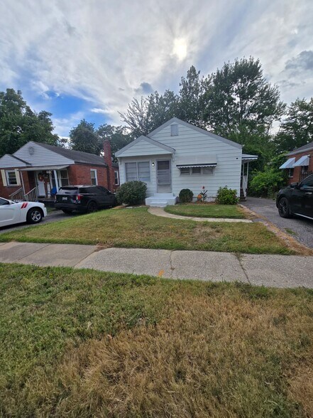 Primary Photo - 9849 Green Valley Dr