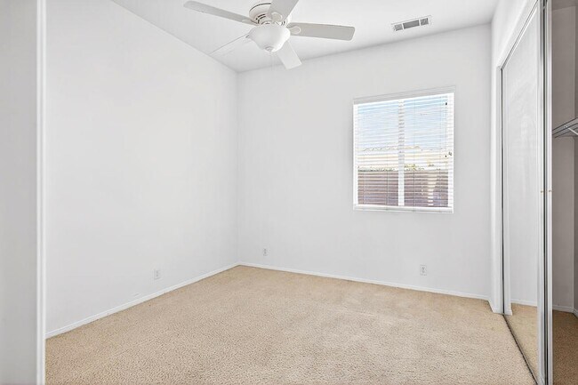 Building Photo - 41 Vista Mirage Way