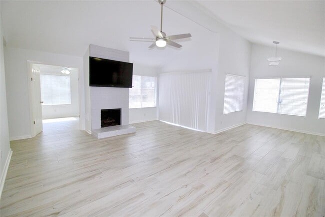 Building Photo - 2610 Chimneystone Cir