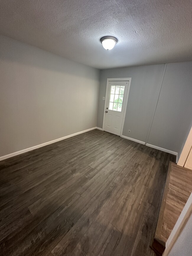 Small den Of The main bedroom - 910 Morey Peak Dr