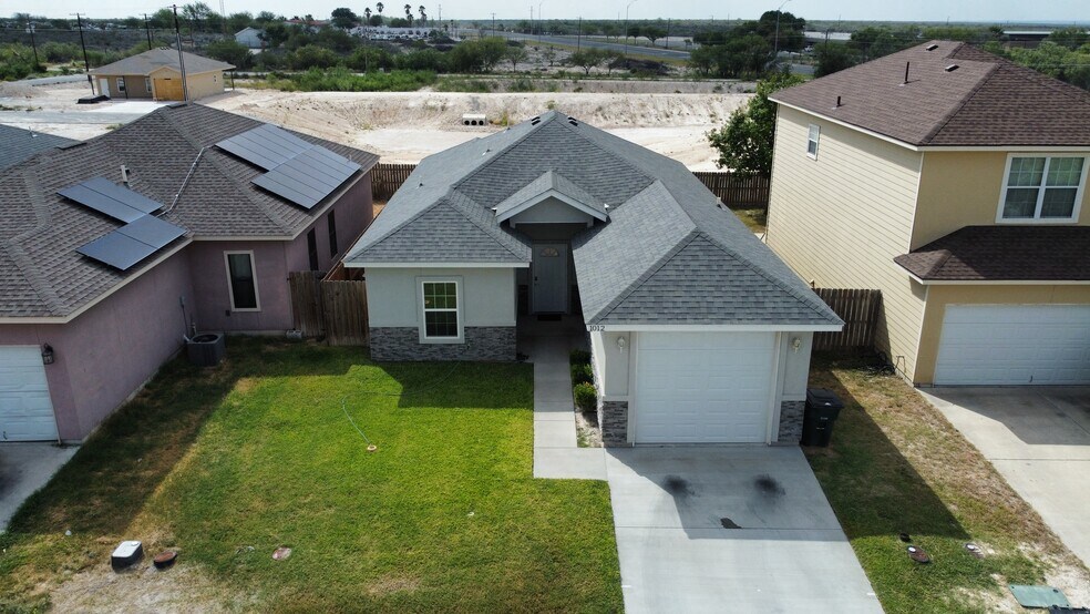 Building Photo - 1012 Tesoro Hls