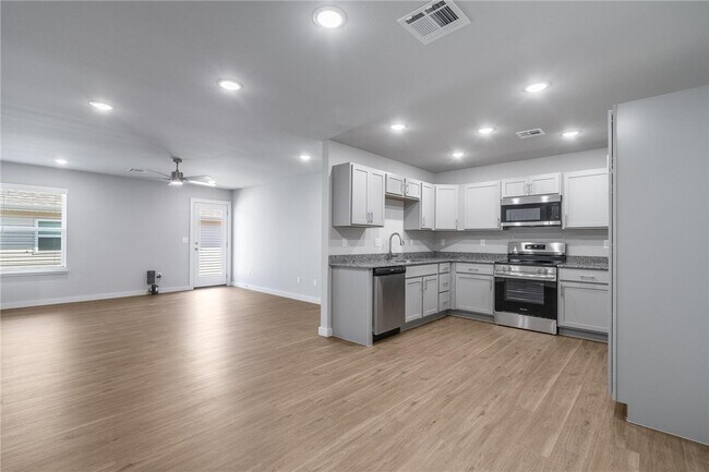 Building Photo - 6300 NW Kathleen St