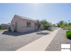 Building Photo - $500 OFF FIRST MONTH'S RENT MOVE IN SPECIA...
